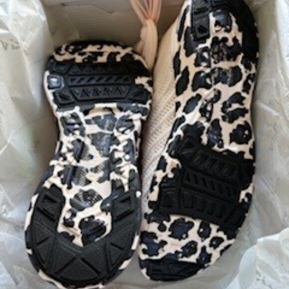 BNIB APL Running Sneaker - Picture 3 of 6